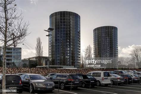 Court Visitor Parking Photos and Premium High Res Pictures - Getty Images