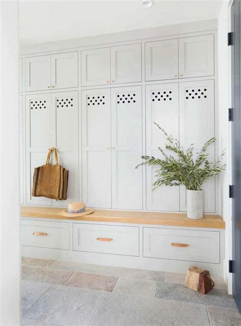 Minimalist Mudroom Decor Ideas Lady Decluttered