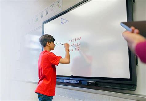 Scuola Digitale Come Fare Lezione Con Un Monitor Interattivo