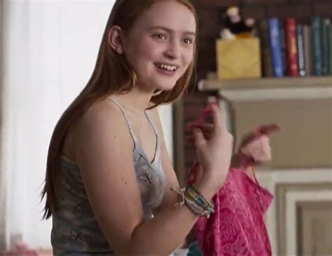 Sadie Sink Playing Tess In Dear Zoe 2022 Stills Sadie Sink Film Movie Zoe Dear People