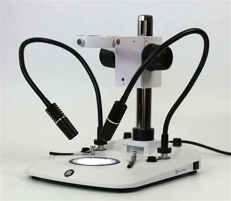 Leica Ivesta Trinocular Stereo Microscope