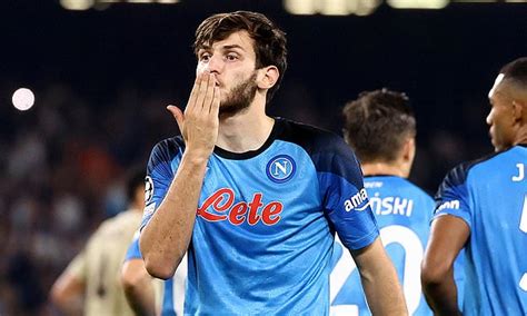 Man City Eye Cut Price Deal For Napoli Star Khvicha Kvaratskhelia