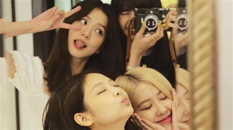 Rayakan Anniversary Ke Blackpink Unggah Foto Foto Menggemaskan