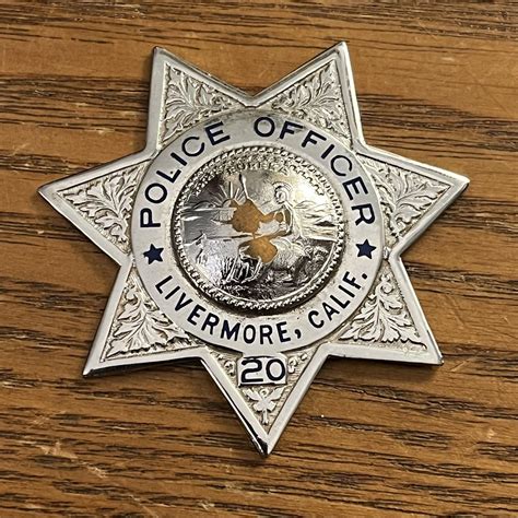 Collectors-Badges Auctions - Livermore California Police Officer Badge