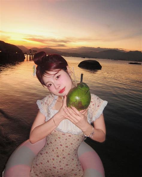 Hot girl Ngọc Kem tố ViruSs ngoại tình là ai Lifestyle ZNEWS VN