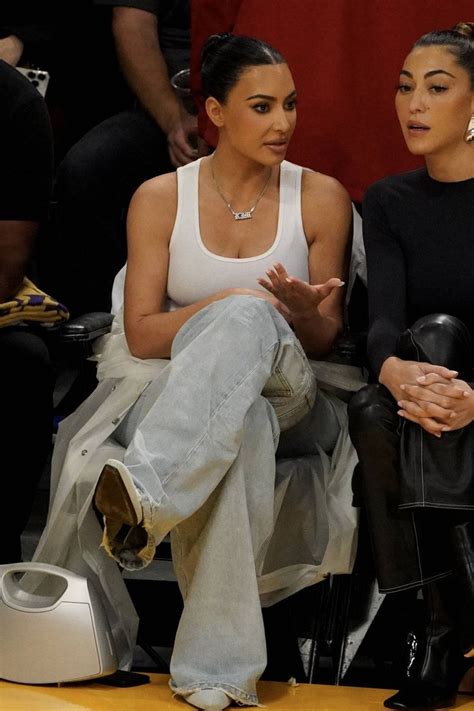 Kim Kardashian at Lakers Game (May 2023) | Mode femme, Femme, Mode