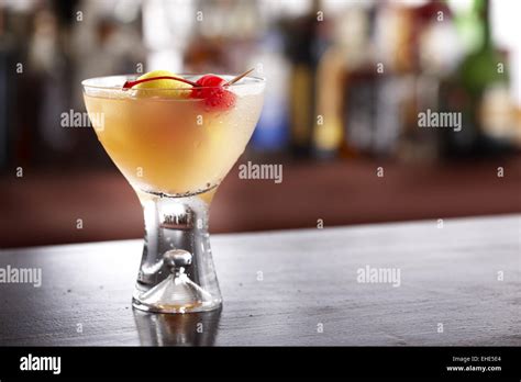 Whisky sour glass hi-res stock photography and images - Alamy