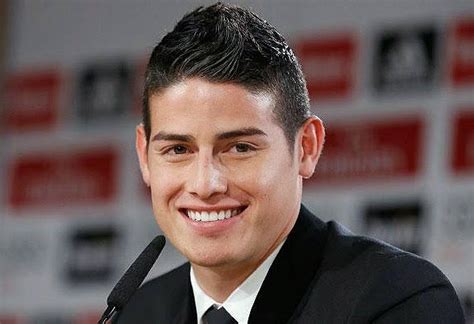 1ª rueda de prensa de James Rodríguez como jugador del Real Madrid