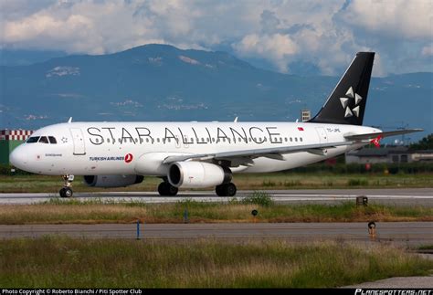 TC JPE Turkish Airlines Airbus A320 232 Photo By Roberto Bianchi Piti