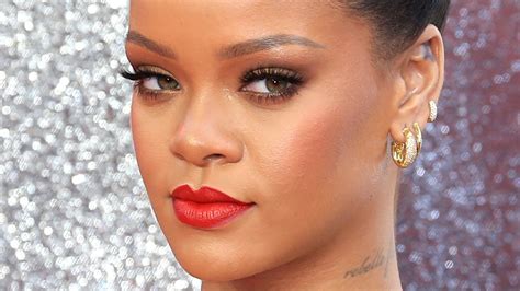 Rihanna Claps Back At Haters Who Have A Problem With The Way She Speaks