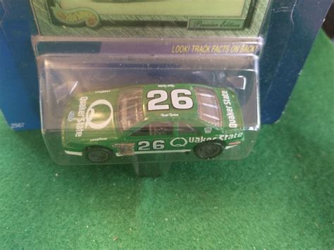 Hot Wheels Pro Circuit 164 Nascar Diecast 26 Quaker State Brett