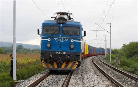 Te Ko Stradao Godi Njak Kod Slavonskog Broda Poku Ao Se Popeti Na