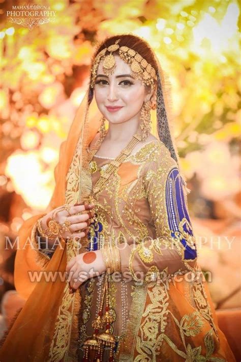 Pakistani Bridal Mehndi Dress 2022