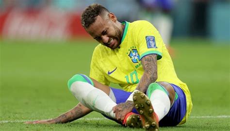 Coupe Du Monde Blessure De Neymar Le Br Sil Doit Il Se D Tendre