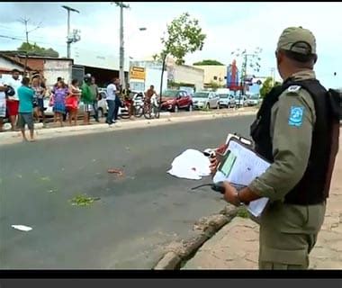 Motociclista morre ao tentar ultrapassar caminhão na Avenida Centenário