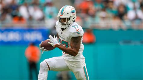 Jaylen Waddle scores 60-yard TD for Miami Dolphins - ESPN