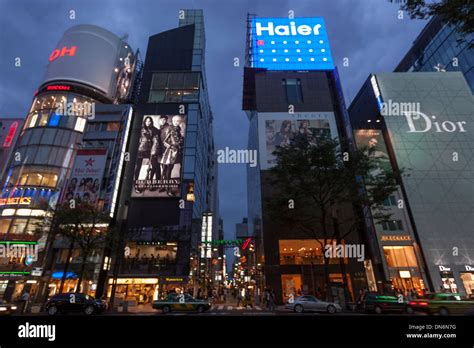 ginza street     luxurious shopping districts   world