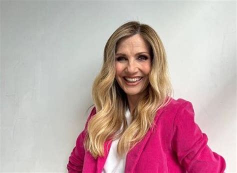 Lorella Cuccarini In Bikini Infiamma I Social