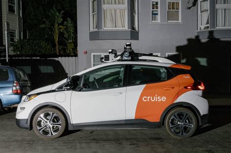 California sidelines Cruise's driverless cars, citing safety risk - The ...