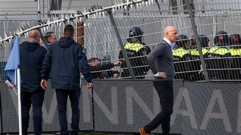 Ook Twee Agenten Gewond Bij Rellen Fc Den Bosch Top Oss Elf