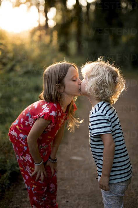 Real Sisters Kissing Telegraph