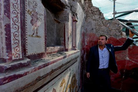 Archaeologists in Pompeii Have Discovered an ‘Enchanted’ Shrine Covered in Gorgeously Preserved ...