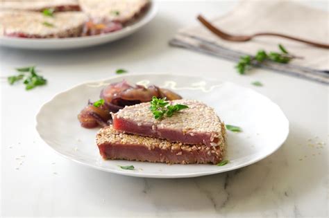 Ricetta Tagliata Di Tonno Al Sesamo Con Cipolle Caramellate Cucchiaio