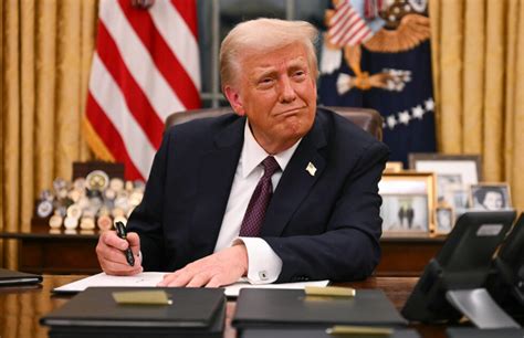 Segundo D A De Trump Tras Una Avalancha De Decretos Presidenciales