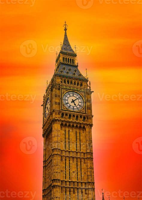 Big Ben At Sunset In London Uk 21987938 Stock Photo At Vecteezy