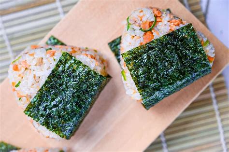 Salmon Onigiri Rice Balls 鮭おにぎり Sudachi Recipes