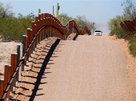 400 Migrants Crossed into Arizona Border Sector in 48 Hours, Say Feds