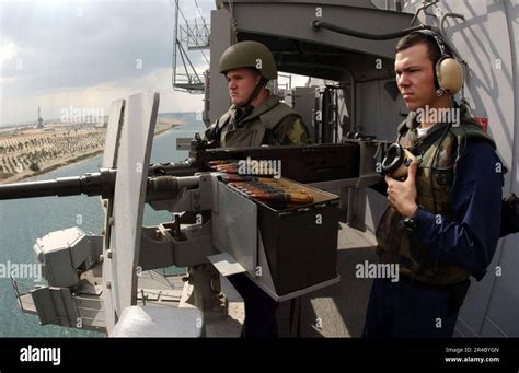 Les Marins De La Marine Am Ricaine Bord Du Porte Avions De Classe