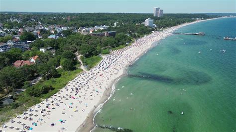 NonstopNews Urlauber strömen bei hochsommerlichem Wetter an