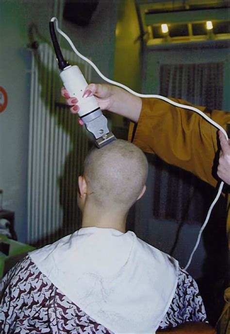 Pin By Mrvica On Brza Spremanja Shave Her Head Shaved Head Women