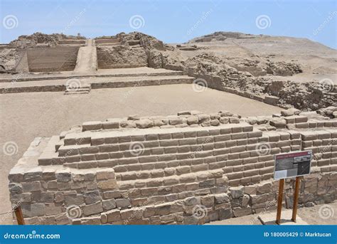 Las Ruinas De Pachacamac Un Antiguo Yacimiento Arqueol Gico Al Sur De