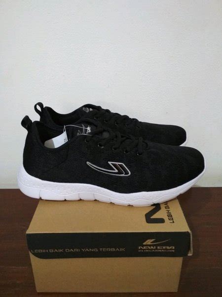 Jual Sepatu Sneakers Pria Cowok New Era Mark Warna Hitam Putih Sol Awet