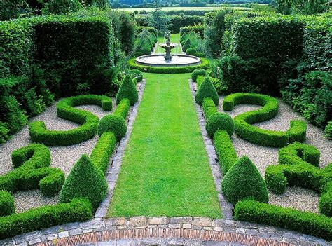 Formal French Garden Inspirations Curated By ELIOT RAFFIT ROMANTISME