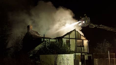 Fire Investigation As Overnight Blaze Leaves Pub In Ruins Itv News Anglia