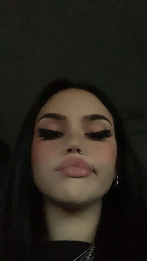 Edgy Makeup Grunge Makeup Cute Makeup Makeup Looks Maggie Lindemann Edgy Girls Goth Girls