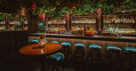 The 15 Best Cocktail Bars & Cocktail Lounges In Chicago by Secret
