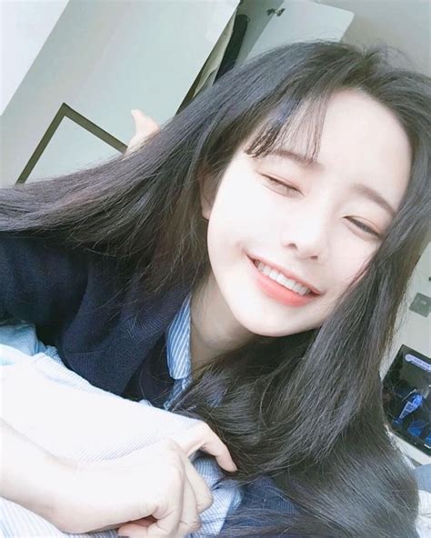 Pin De 𝑨𝒔𝒉 En ┊☆ ˗ˏˋᴜʟᴢᴢᴀɴɢ ɢɪʀʟsˎˊ˗ Sonrisa De Chica Chica Ulzzang