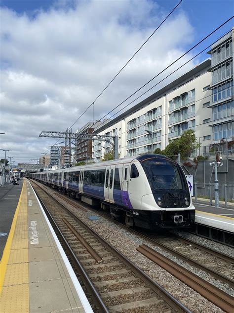 Elizabeth Line Class 345 030 Hayes And Harlington Stat Flickr