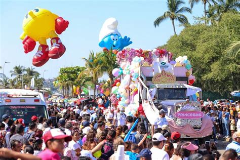 Desfile De Globos Gigantes En Acapulco LA HORA DE GUERRERO