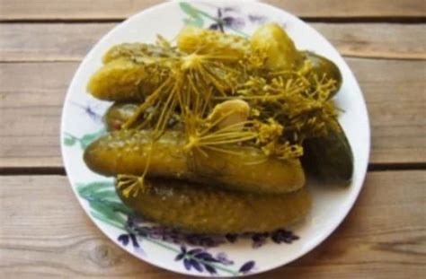 Мои хрустящие консервированные огурцы. Бабушкин секрет. | Recipes, Food ...