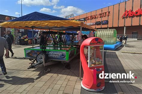 Kuchnie Wiata W Galerii Victoria Trwa Zlot Foodtruck W Dziennik