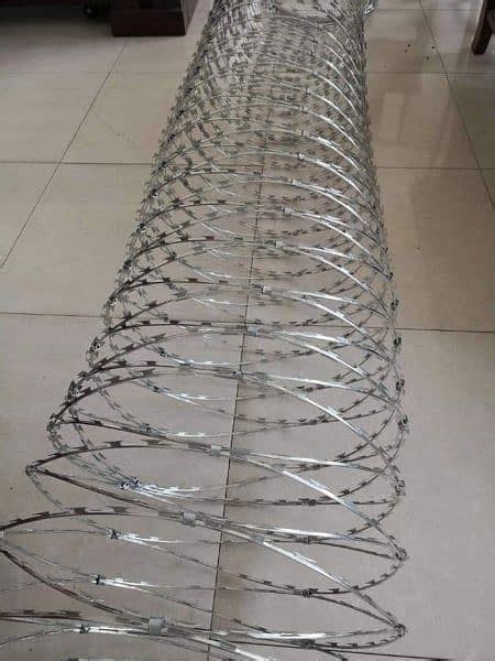 Chain Link Fence Razor Wire Barbed Wire Security Mesh Jali Pipe Other