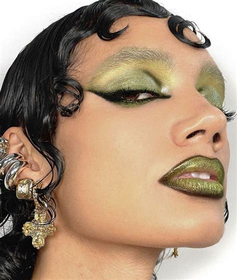 Pin By Yeshua Visuals On Makeup Fashion Makeup Green Makeup Makeup