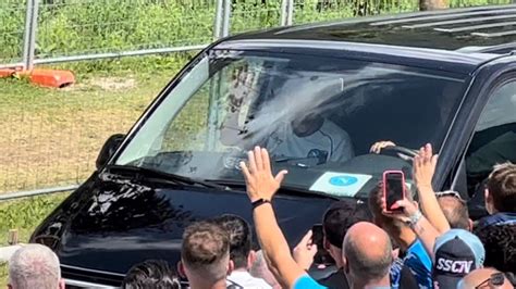 Ovazione Per Rudi Garcia Migliaia Di Tifosi Corrono A Salutarlo