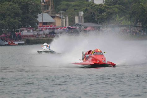 Infopublik Sesi Sprint Race F Powerboat Pertama