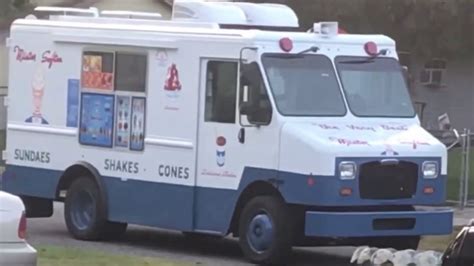 Mister Softee Ice Cream Truck Playing Its Theme On Mark Iii Youtube